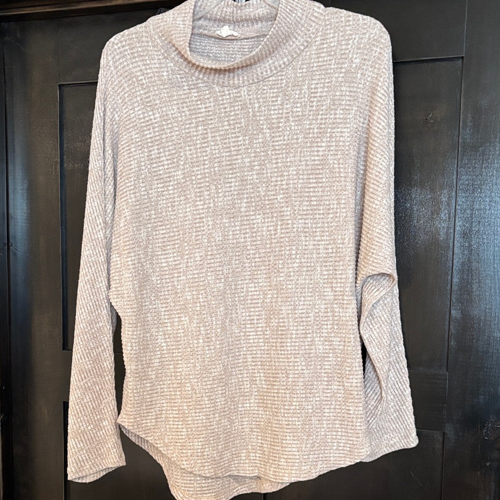 Hem & Thread Long Sleeve Shirt